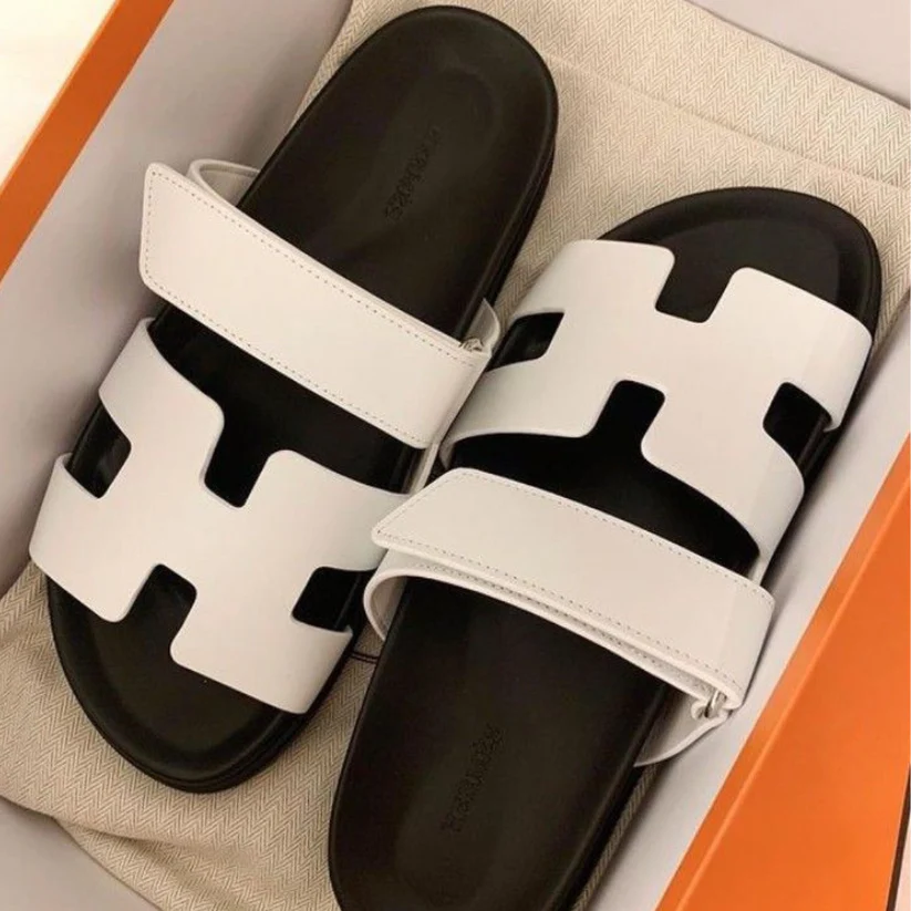 Low heel sandals